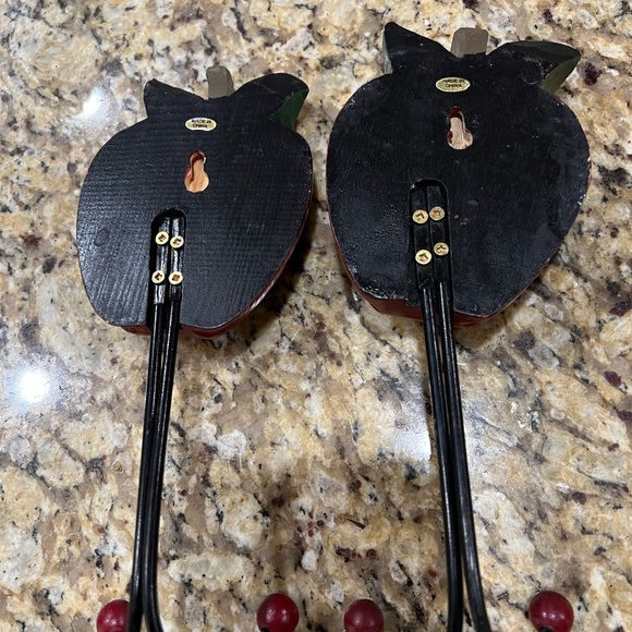 Apple wooden hooks - Picture 2 of 2